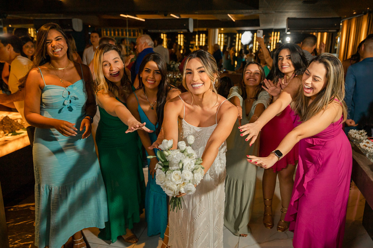 Brincadeira de pegar o buque