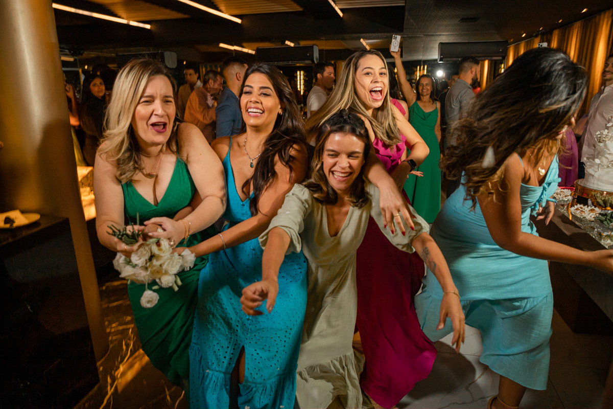 Brincadeira de pegar o buque