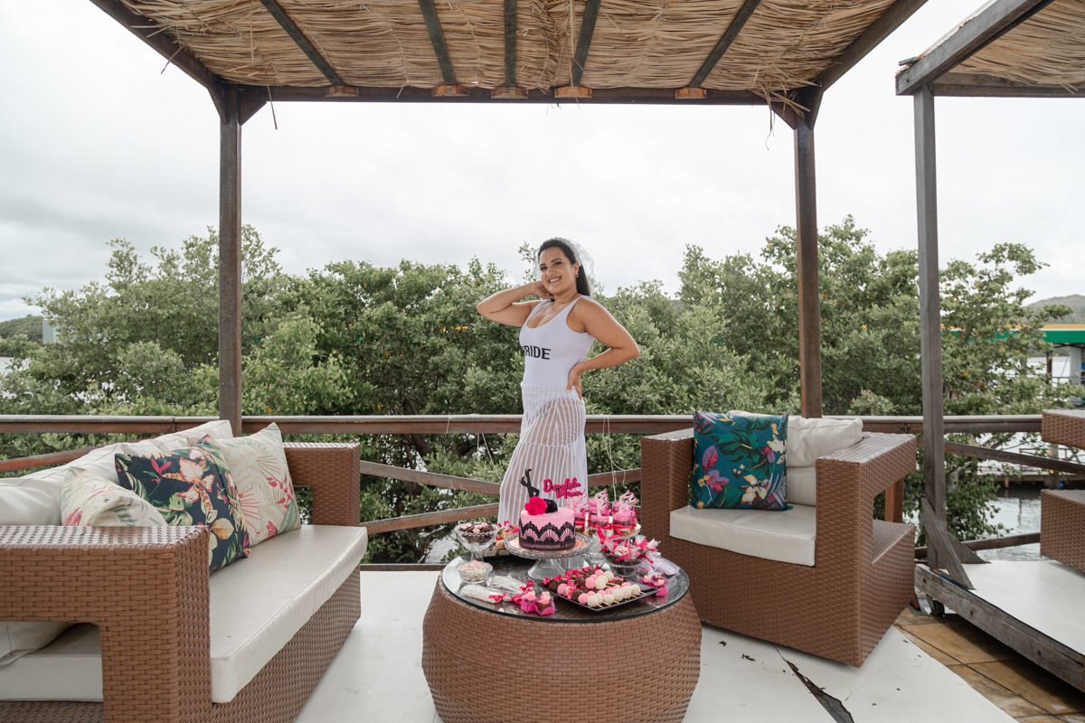 Despedida de solteira noiva pose