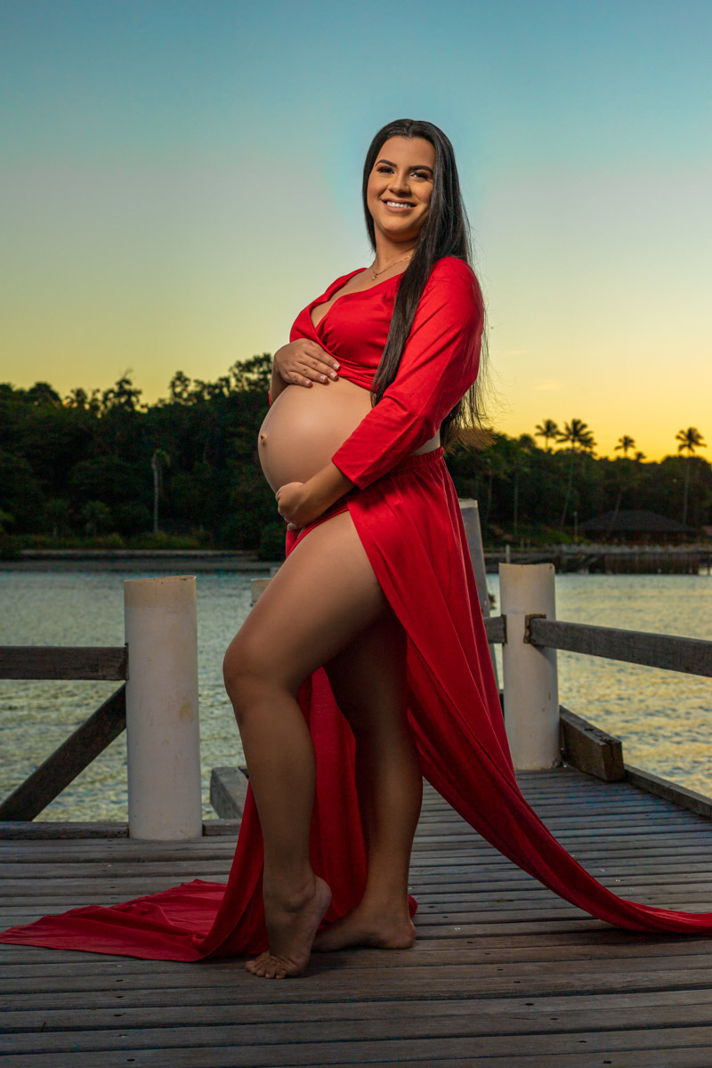 Gestante no pontal de Maria Farinha