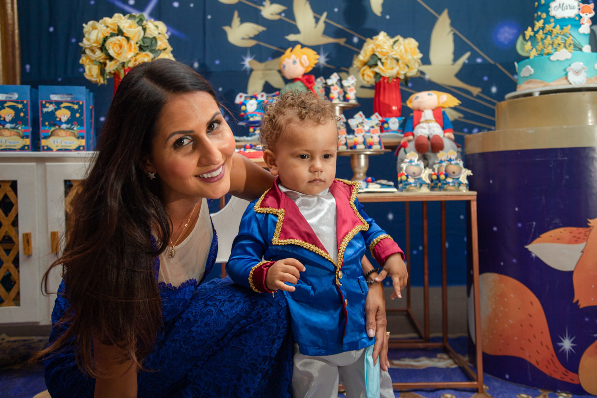 Mamãe e bebe poses para fotos