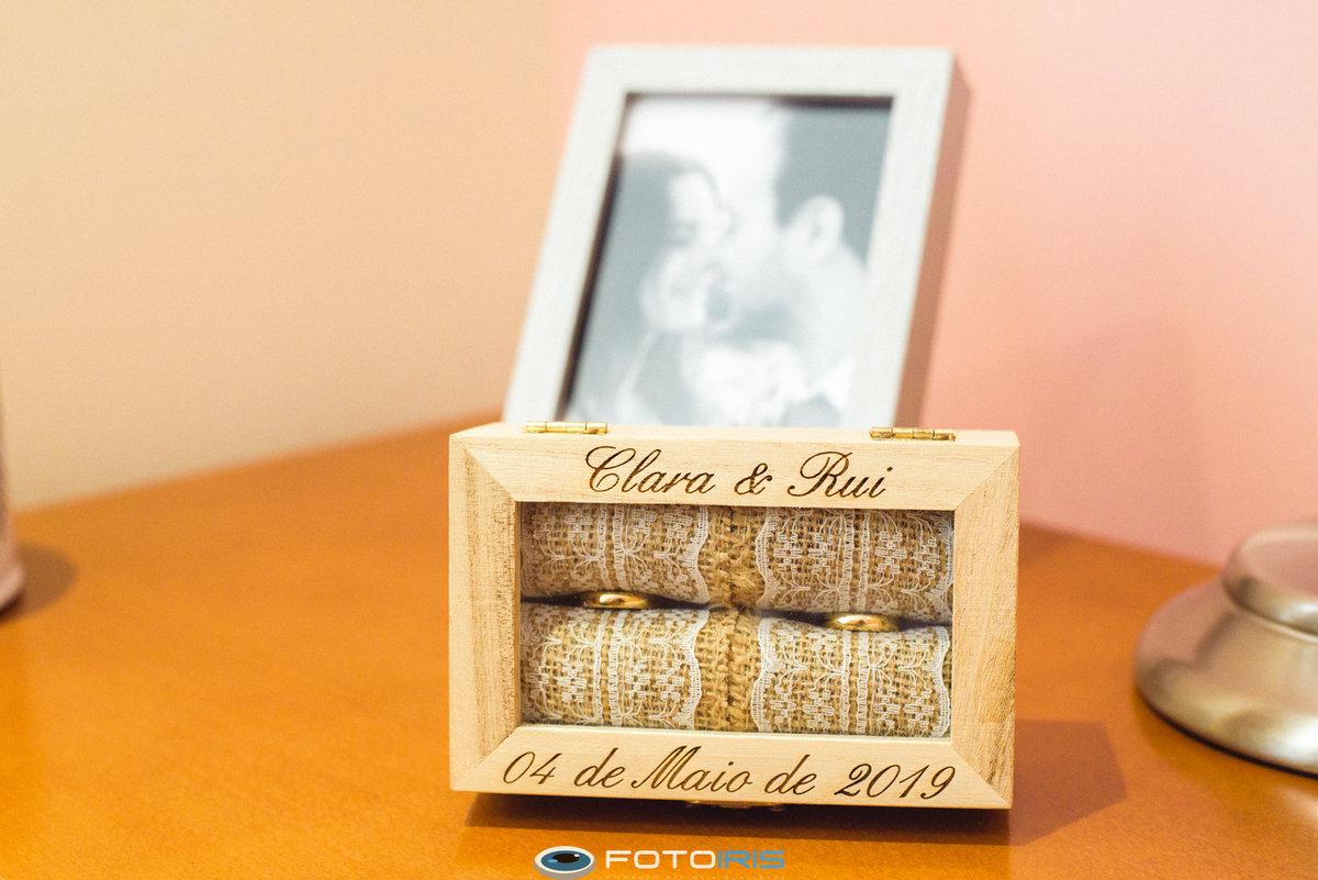 Alianças dos noivos, caixa de alianças personalizada.
