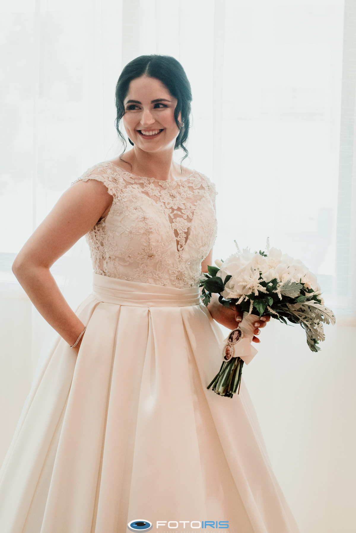 maquilhagem noiva, vestido de noiva, ramo da noiva 