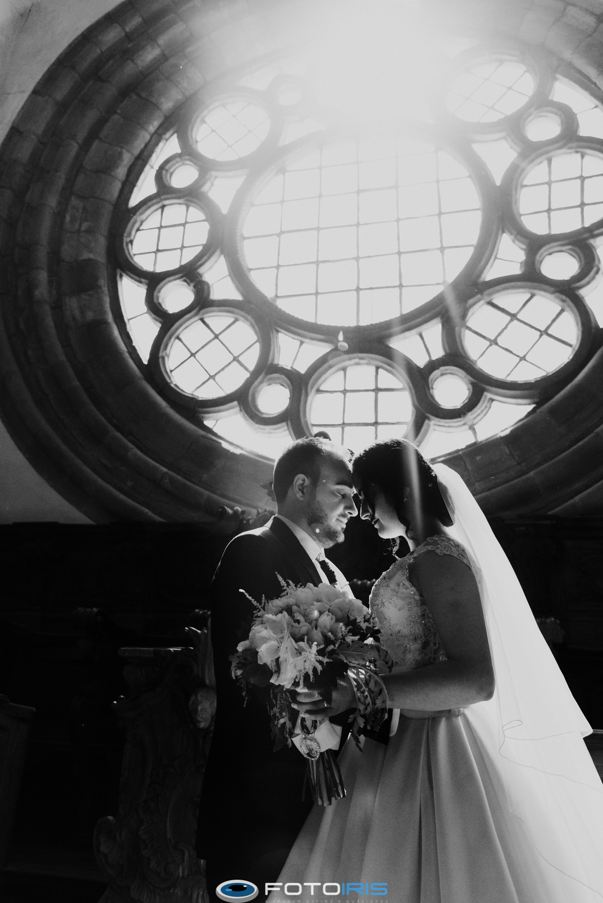 vestido azul, vestido para damas de honor, maquilhagem noiva, vestido de noiva, ramo da noiva, noivo, fato noivo, mosteiro de pombeiro, felgueiras, melhor local para fotografia em felgueiras