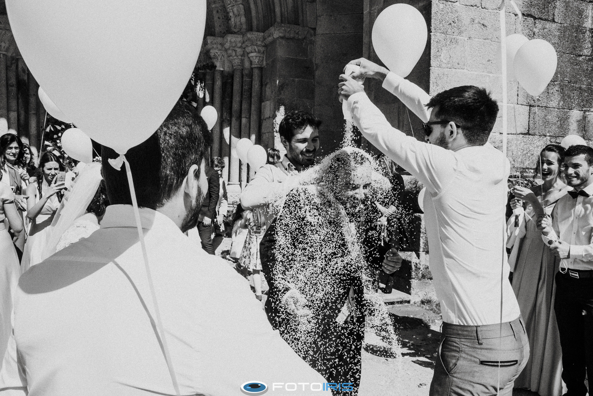 noivo, fato noivo, mosteiro de pombeiro, felgueiras, melhor local para fotografia em felgueiras, arroz, saida de noivos, baloes de eventos 