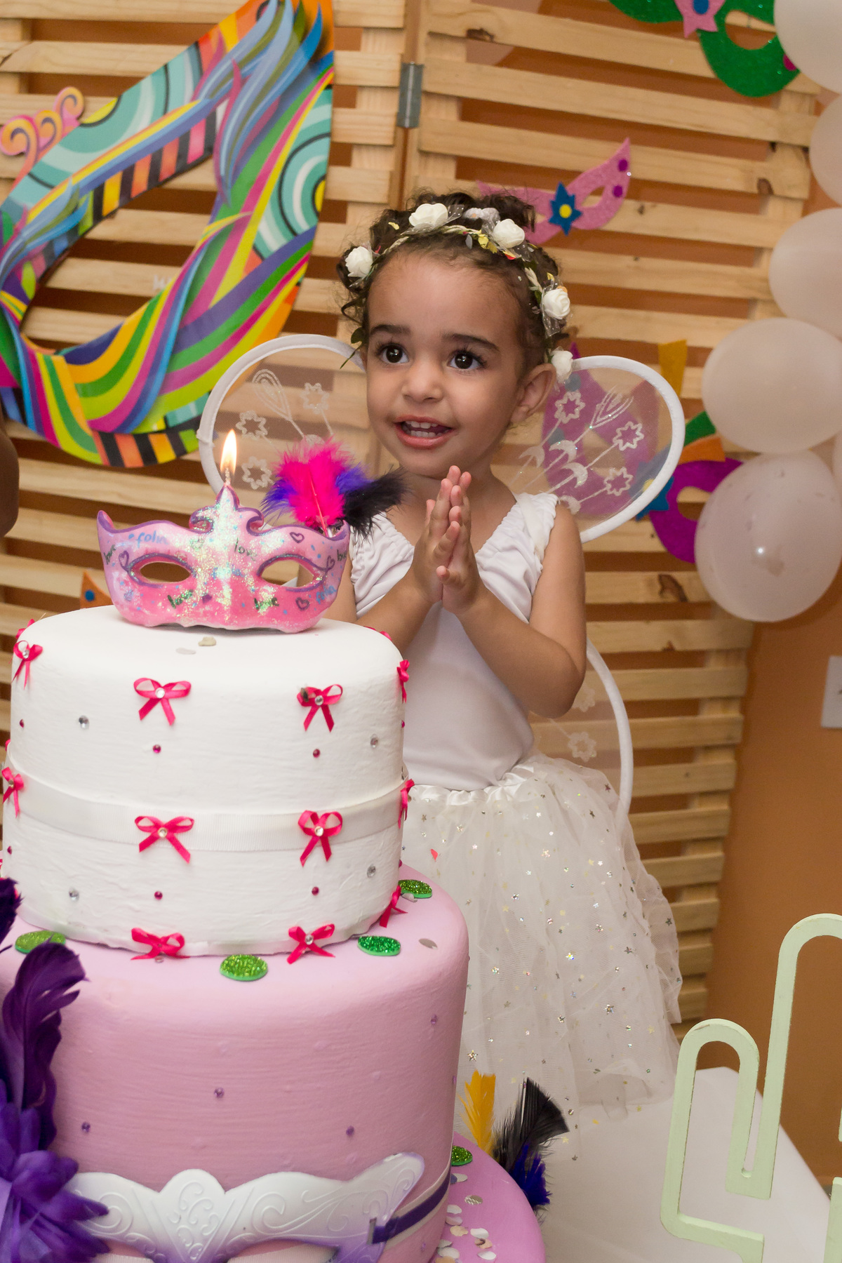 hora do parabéns no aniversário infantil de 2 anos