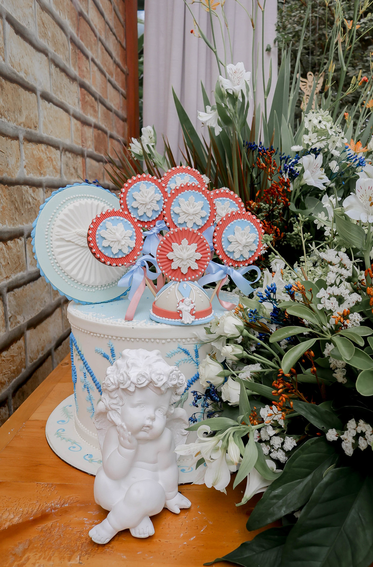 Doces personalizados batizado