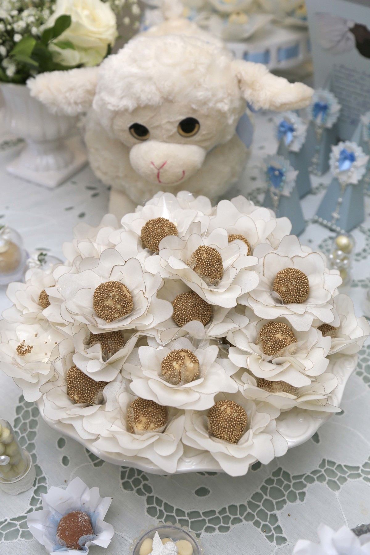 ovelhas na decoração do batizado