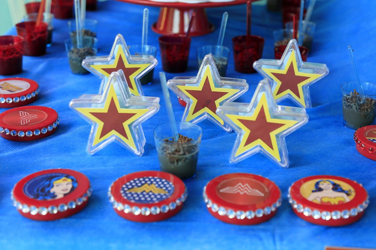 personalizados da Mulher Maravilha