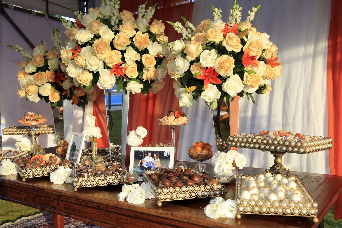 doces, flores e fotos