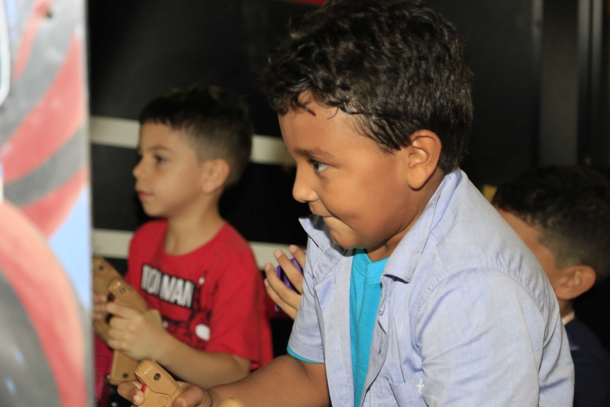 Jogando no Game Station