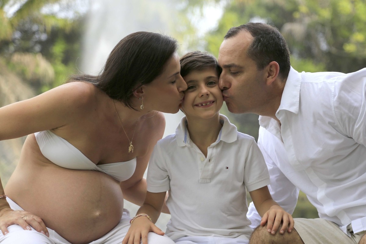 Irmão mais velho, o seu melhor amigo! Fotografia de Gestante por Karina Cleto em Busca Vida - BA