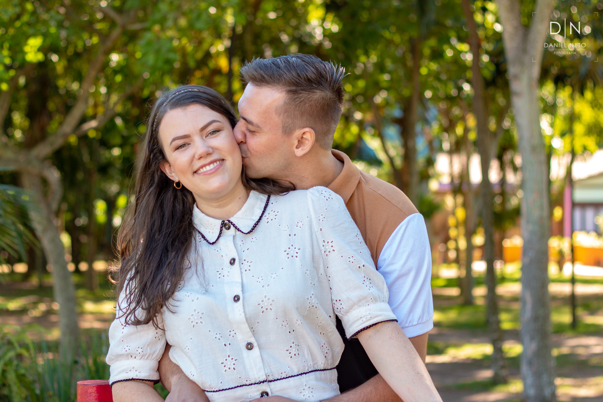 Ensaio de casal da Isabela e do Augusto, feita no Parque Botânico da Vale em Vitória (ES)