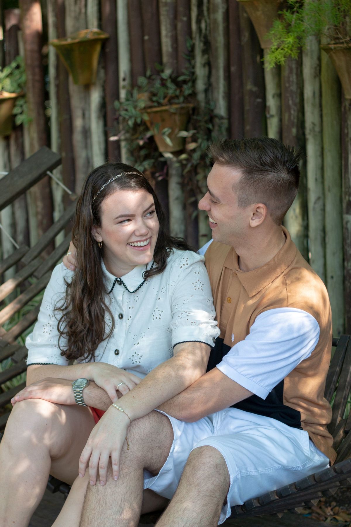 Ensaio de casal da Isabela e do Augusto, feita no Parque Botânico da Vale em Vitória (ES)