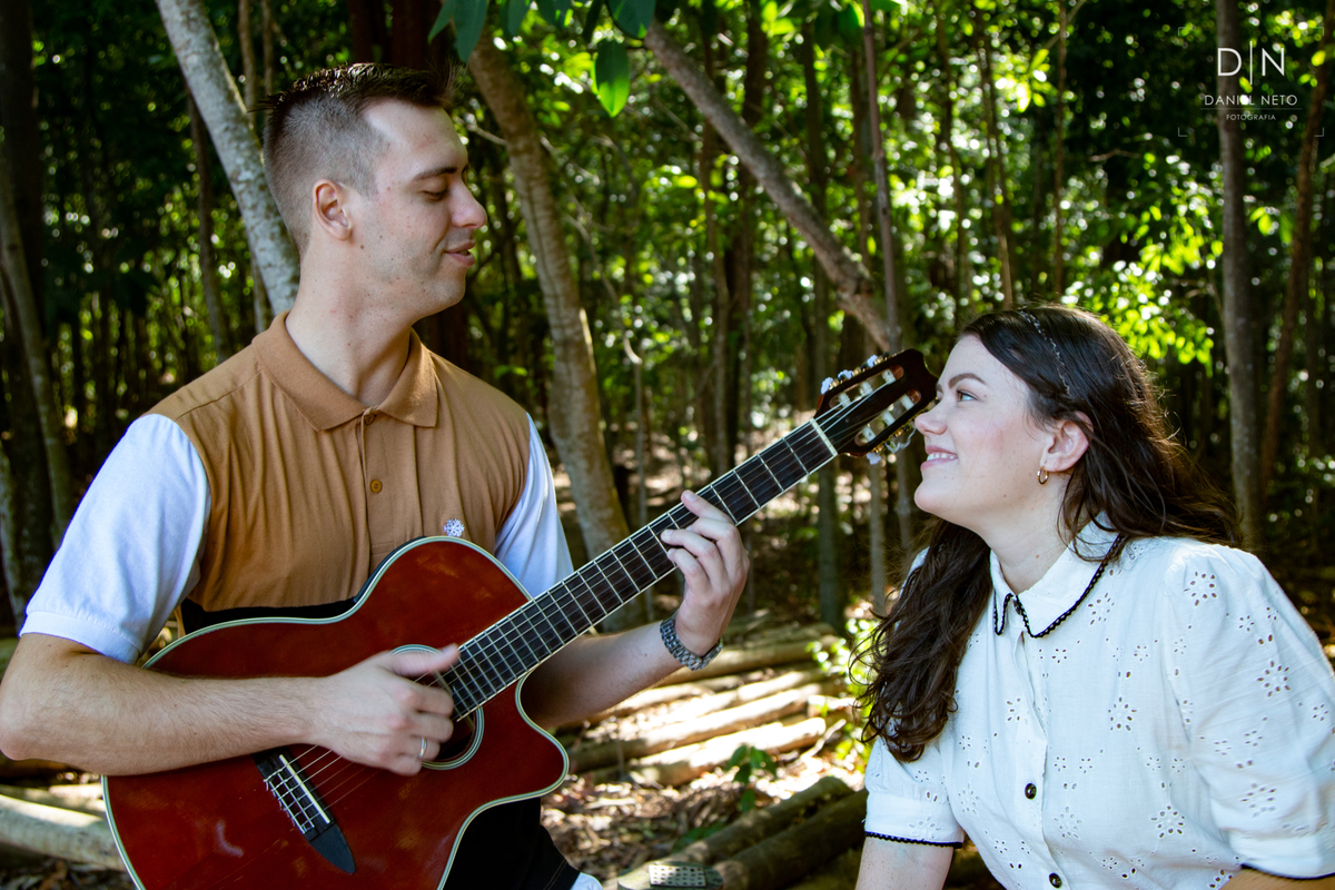 Ensaio de casal da Isabela e do Augusto, feita no Parque Botânico da Vale em Vitória (ES)
