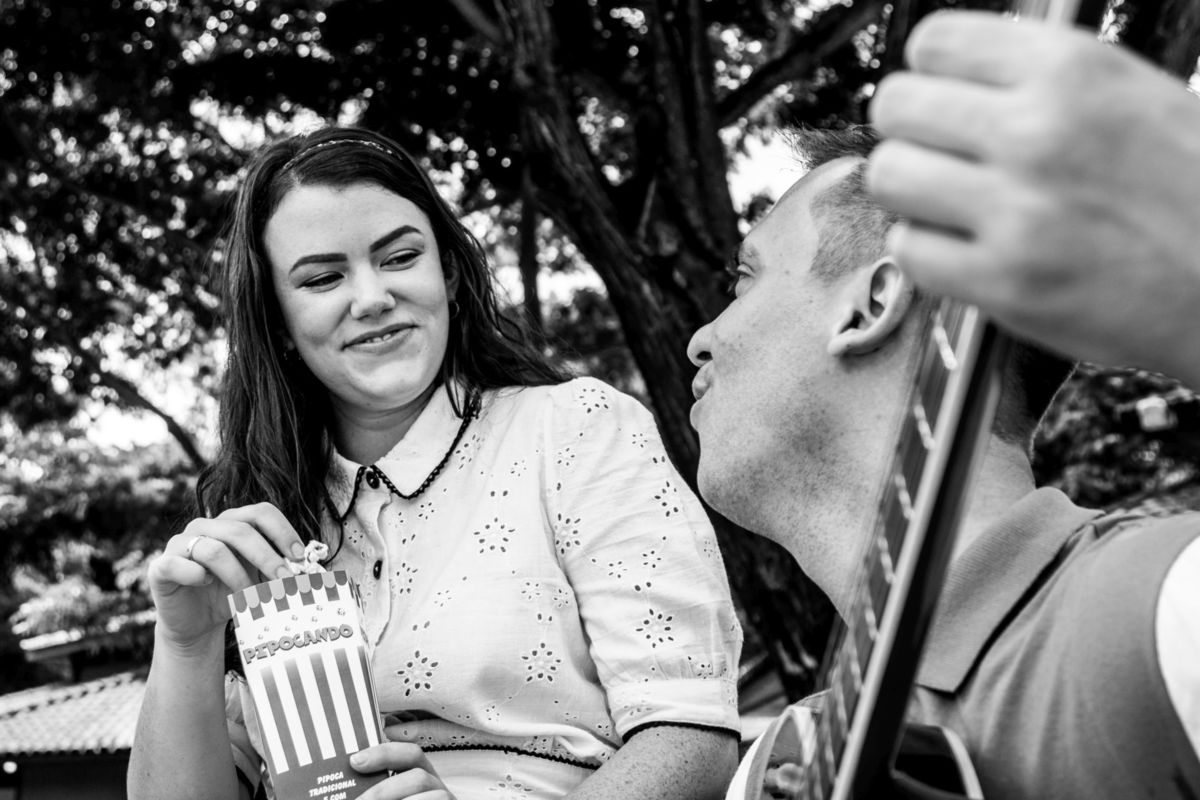 Ensaio de casal da Isabela e do Augusto, feita no Parque Botânico da Vale em Vitória (ES)