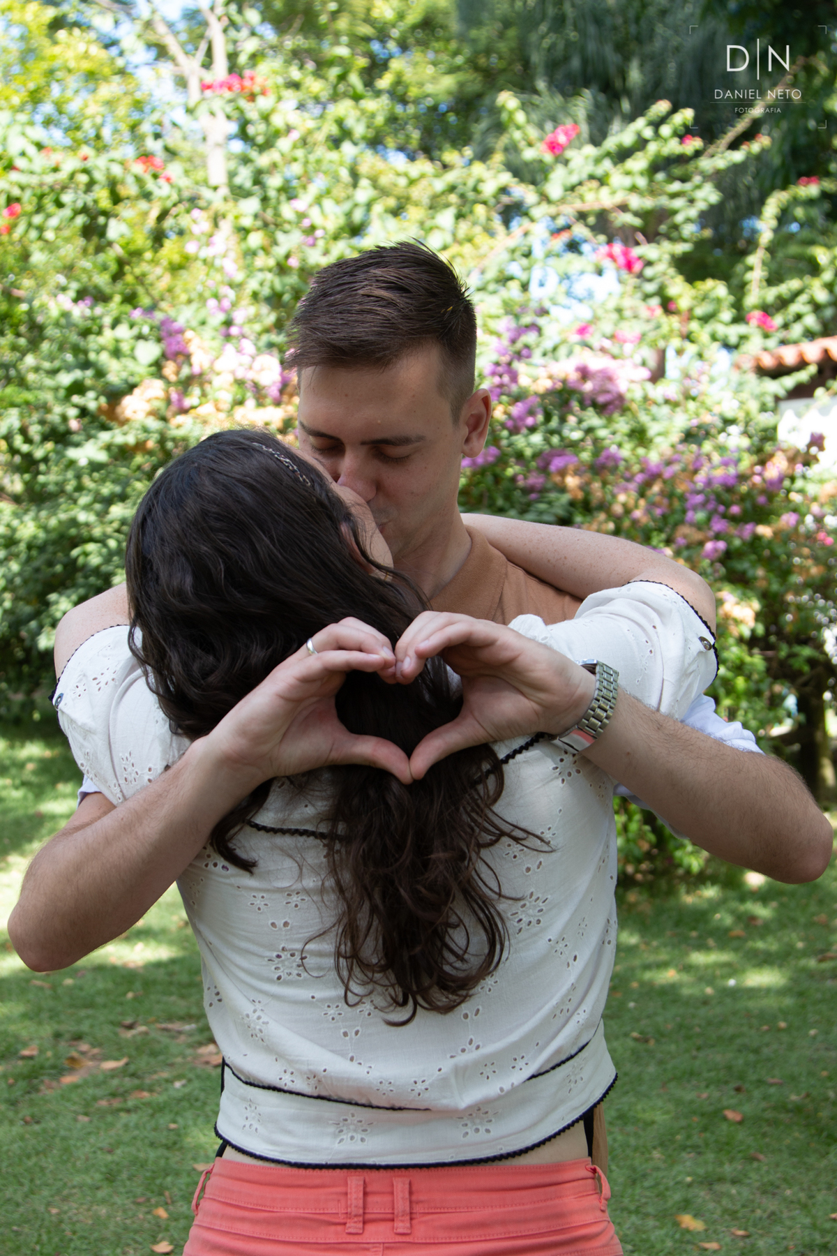 Ensaio de casal da Isabela e do Augusto, feita no Parque Botânico da Vale em Vitória (ES)