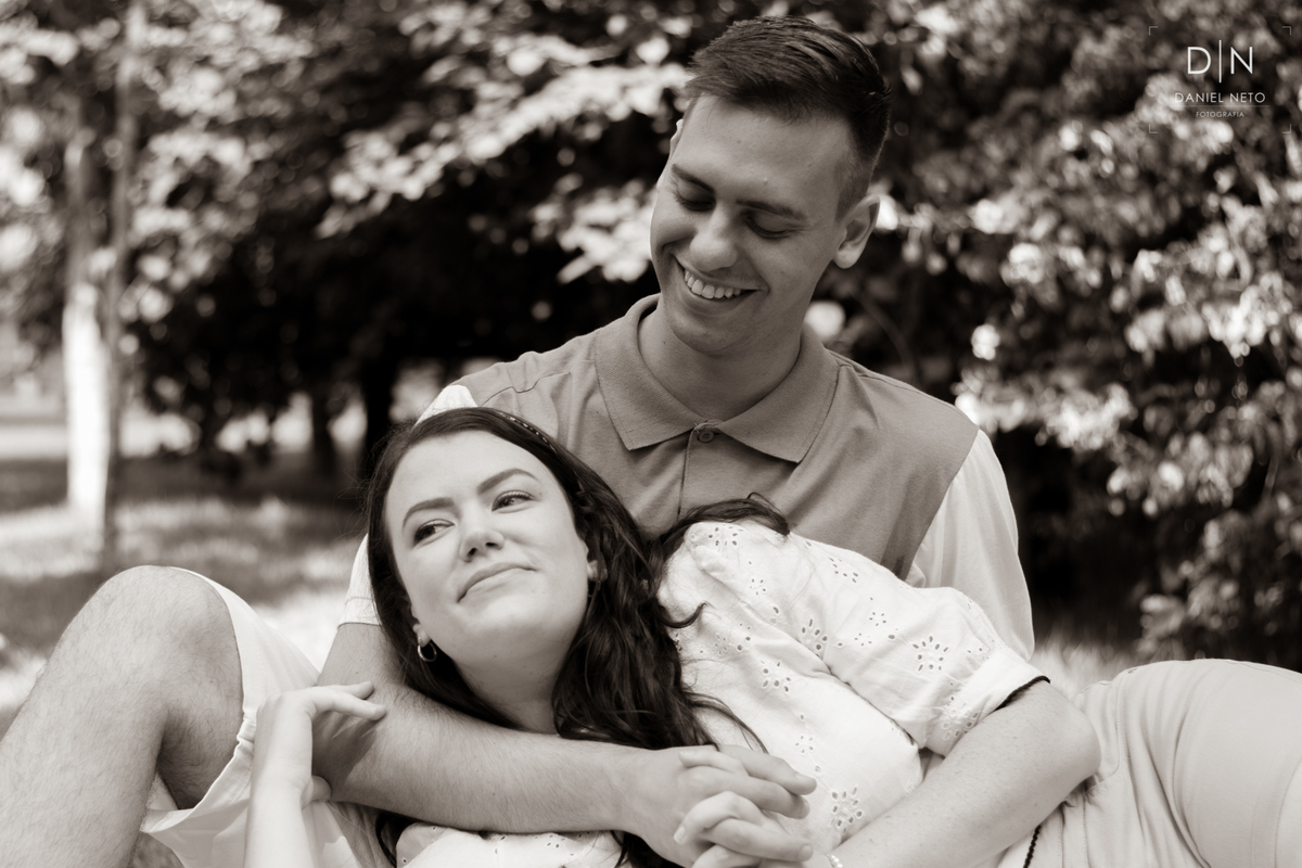 Ensaio de casal da Isabela e do Augusto, feita no Parque Botânico da Vale em Vitória (ES)