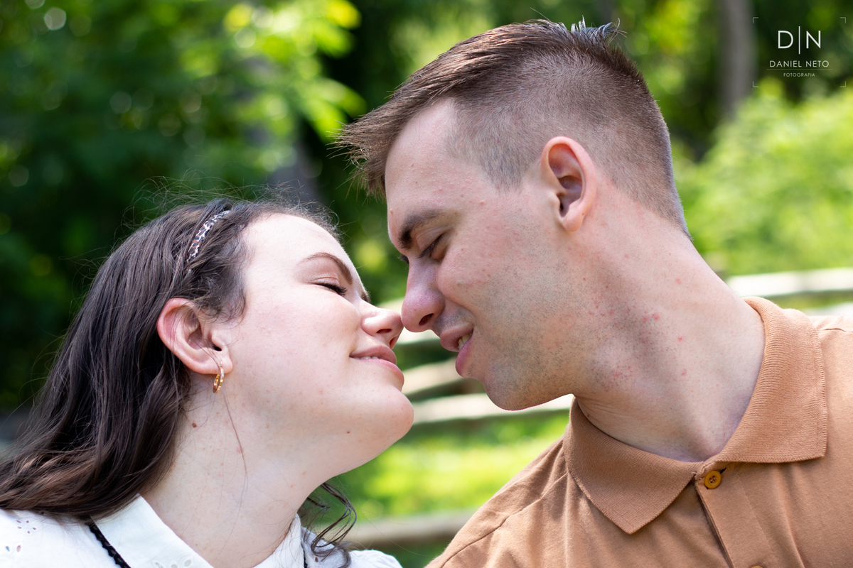 Ensaio de casal da Isabela e do Augusto, feita no Parque Botânico da Vale em Vitória (ES)