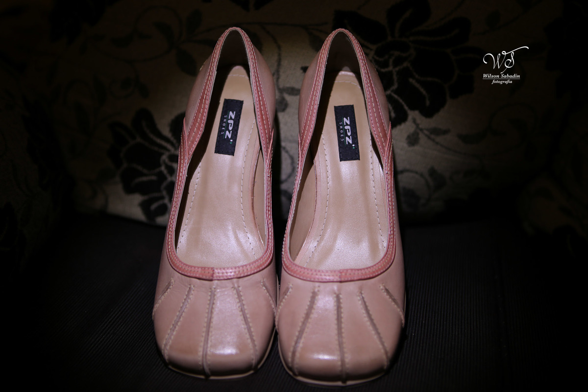 fotografia de casamento e bodas, sapato, perfume, cabelo, véu, brinco, cruxifixo, pai, mãe, filho, padrinhos, padre, pastor, igreja, cerimonia, festa, salão de beleza, maquiagem, buquê, avó, buffê, bolo, convidados,