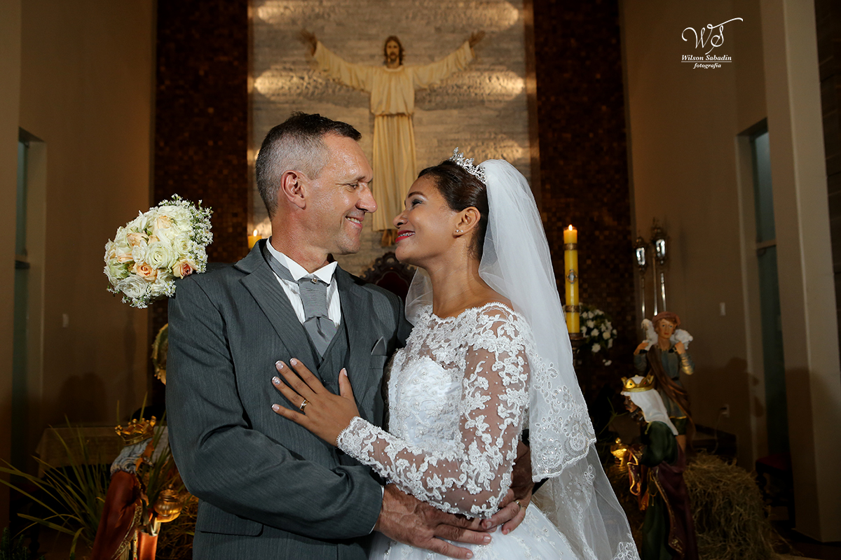 Fotografia de casamento, noivos, noiva, noivo, fotografia de noivos, sapato, perfume, cabelo,  fotografia de casal, vestido de noiva