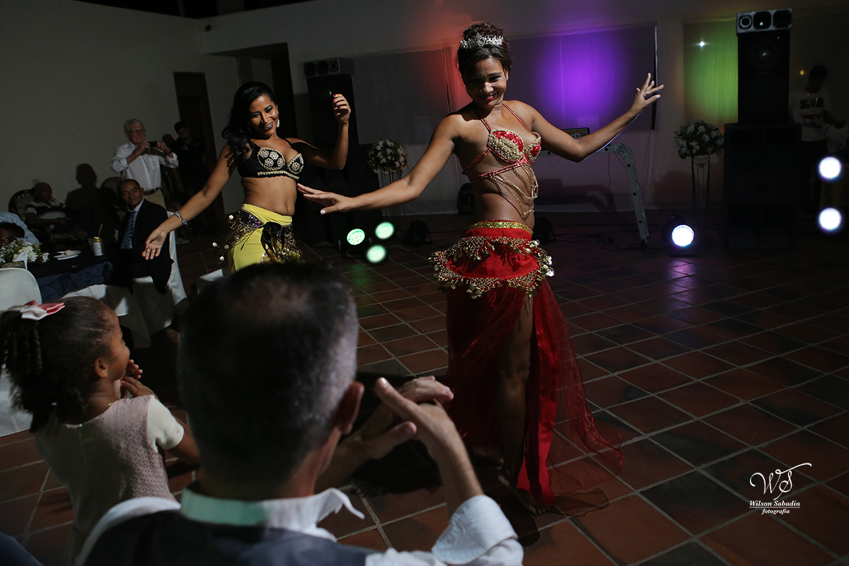 Fotografia de casamento, noivos, noiva, noivo, fotografia de noivos, sapato, perfume, cabelo,  fotografia de casal, vestido de noiva, dança do ventre