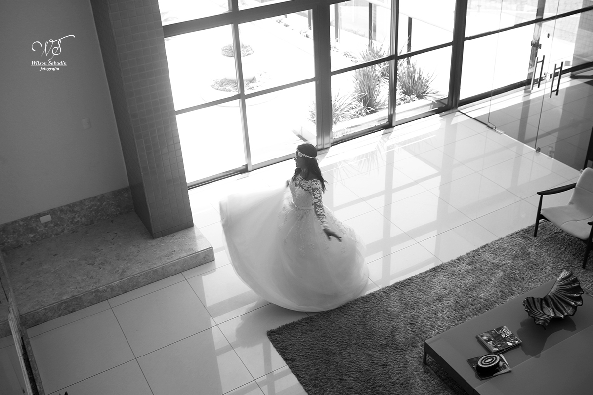 fotografia de trash the dress, noiva, noivos, vestido de noiva, ensaio de casal, a noiva dançando