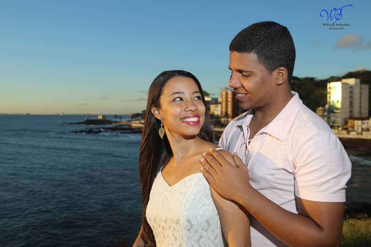 Ensaio de casal na praia do Farol da Barra