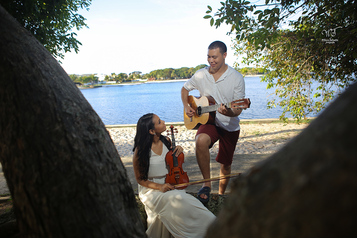 ensaio de casal em Salvador Bahia, noivos músicos