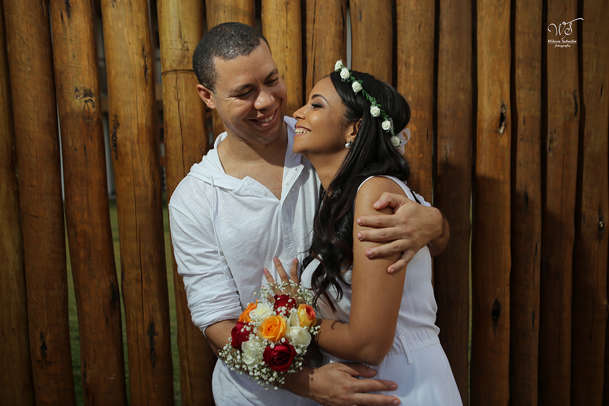 ensaio pré casamento em Salvador Bahia, os noivos na praia de Itacimirm Bahia