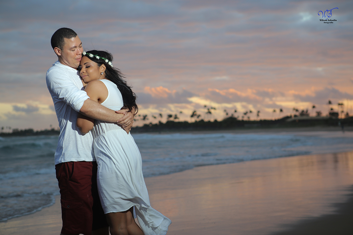 fotografia de casamento em Salvador Bahia, os noivos na praia de Itacimirim