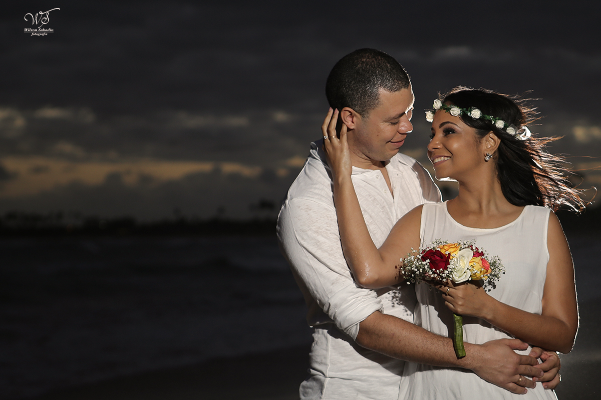 fotografia de casamento em Salvador Bahia, um por do sol romantico na praia de Itacimirim Bahia