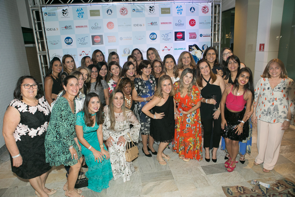 fotografia de eventos sociais e solidárias em Salvador Bahia as Amigas de Dulce no jantar beneficente