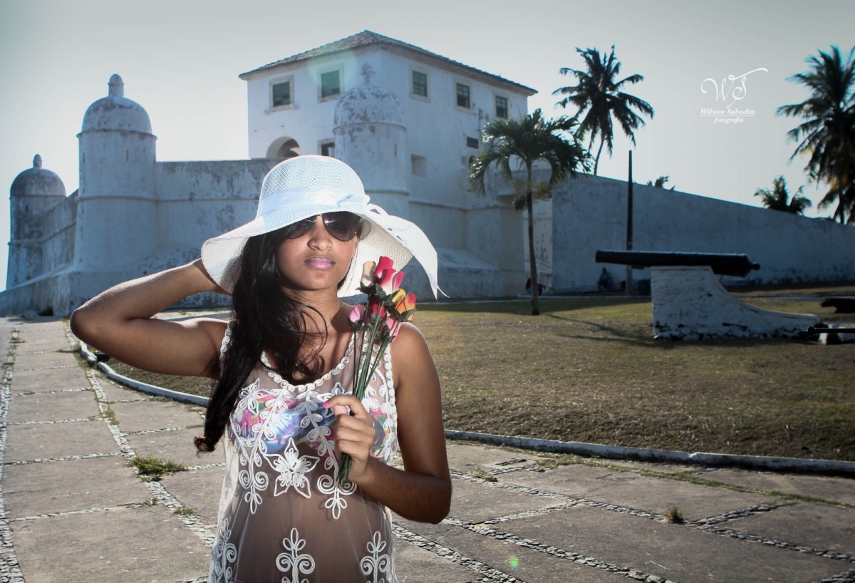 Fotografia de debutante em Salvador Ba, Fotografia de 15 anos em Salvador Ba, Fotografo de debutante em Salvador Ba, Fotografo de 15 anos em Salvador Ba, Debutante, 15 anos, menina, moça, mulher, flores, praia, coco, coqueiros, forte, fortaleza, historia,