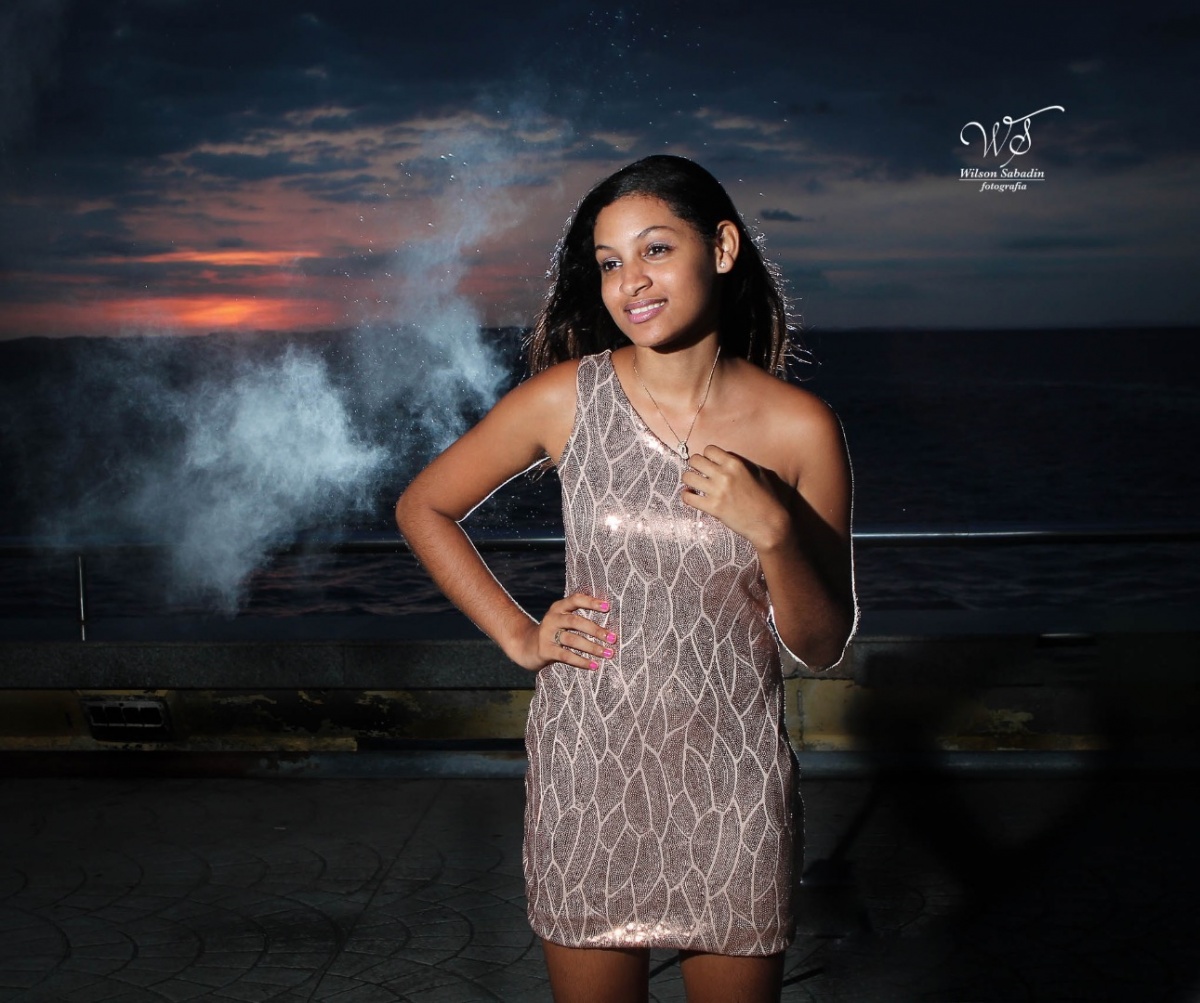 Fotografia de debutante em Salvador Ba, Fotografia de 15 anos em Salvador Ba, Fotografo de debutante em Salvador Ba, Fotografo de 15 anos em Salvador Ba, Debutante, 15 anos, menina, moça, mulher, flores, praia, coco, coqueiros, forte, fortaleza, historia,