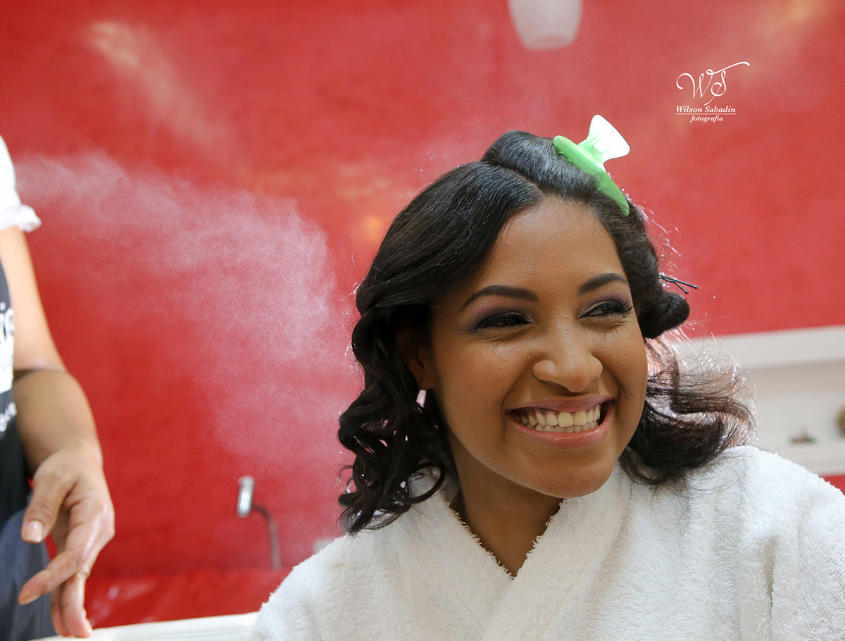 fotografia de 15 a debutante no salão de beleza