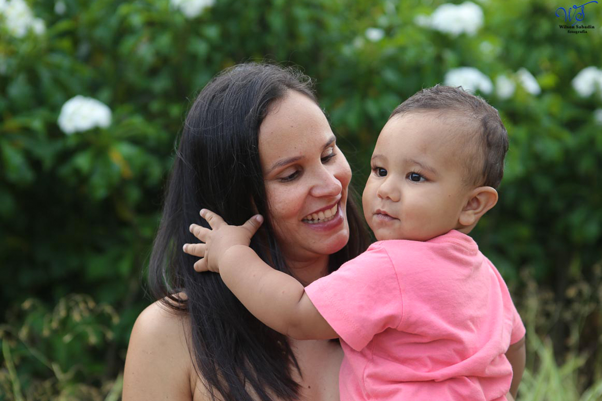 Fotografia infantil em Salvador Bahia, Enzo com a mãe no Parque da Cidade.