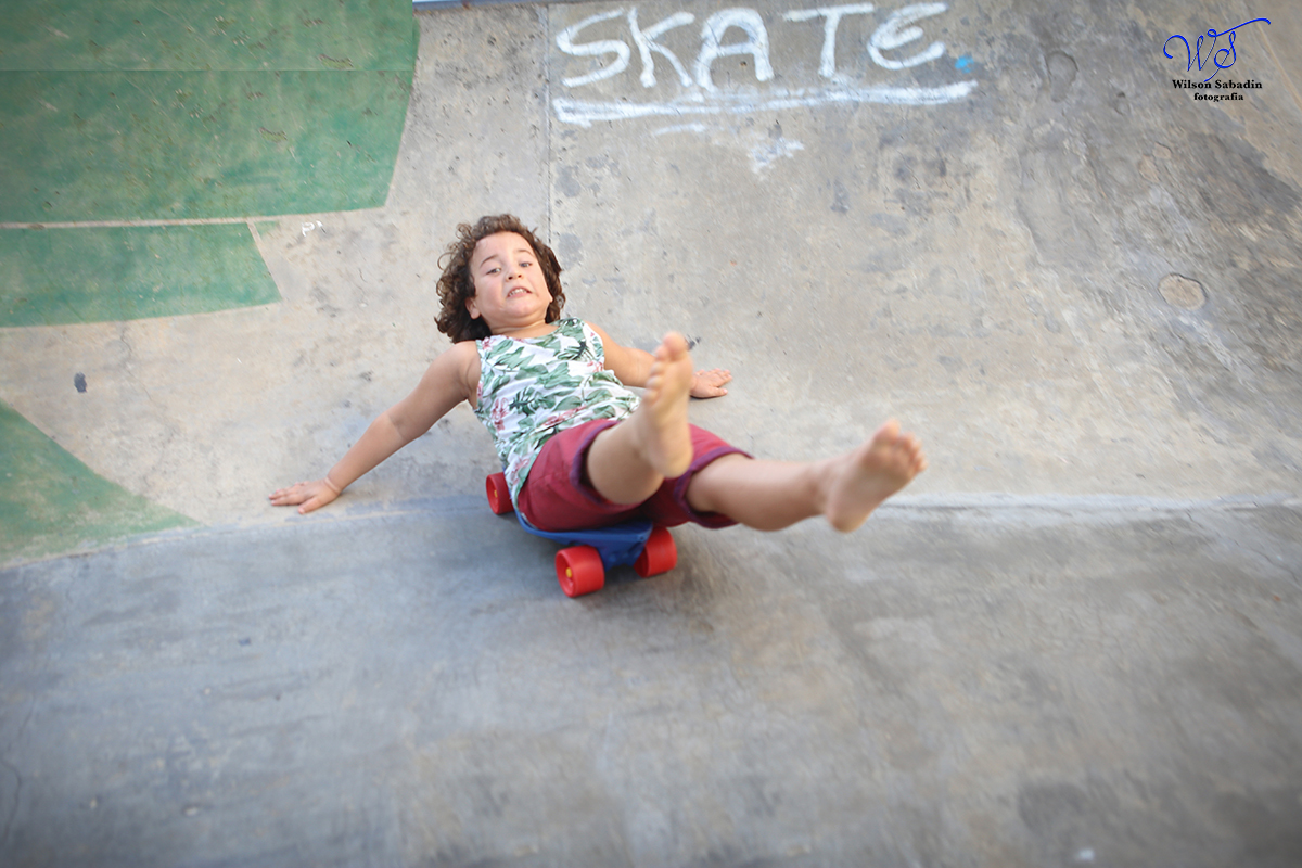 fotografia infantil em Salvador ba na pista de skate