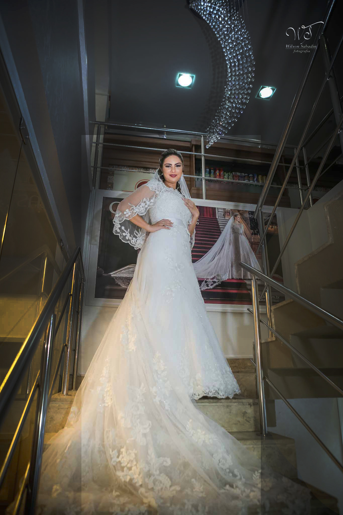 fotografia de casamento em Salvador Bahia,  Wilson Sabadin,  a noiva descendo as escadas do Castelle Pituba