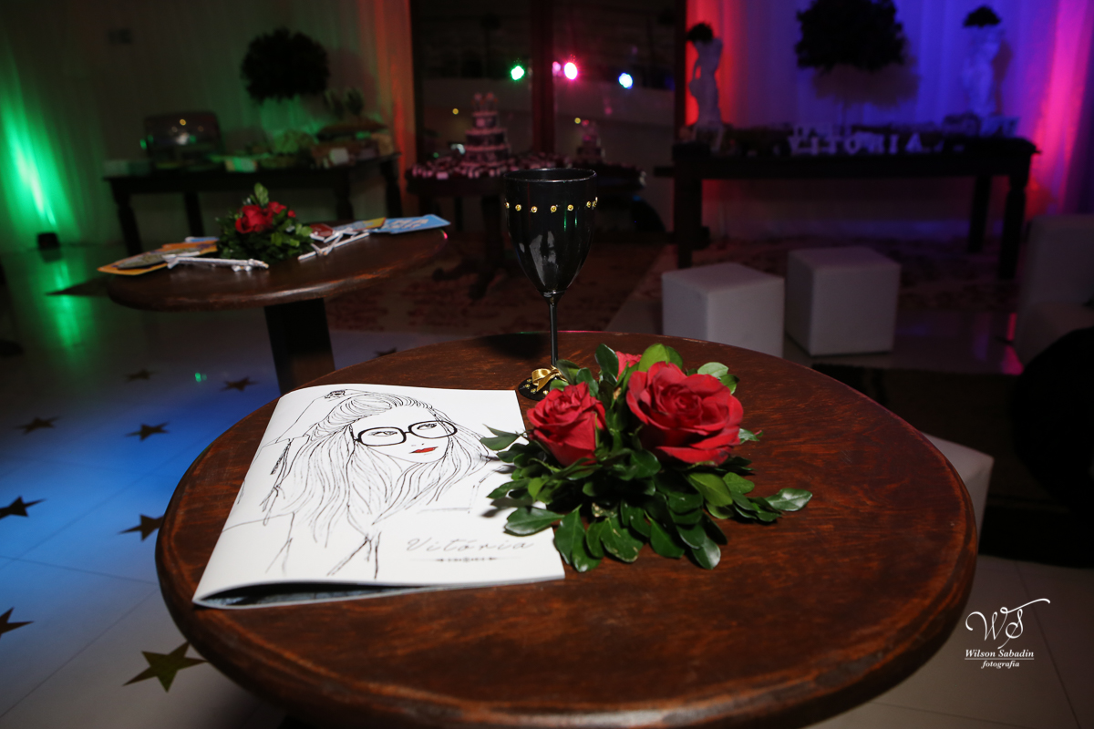 fotografia de 15 anos a decoração com a revista da debutante