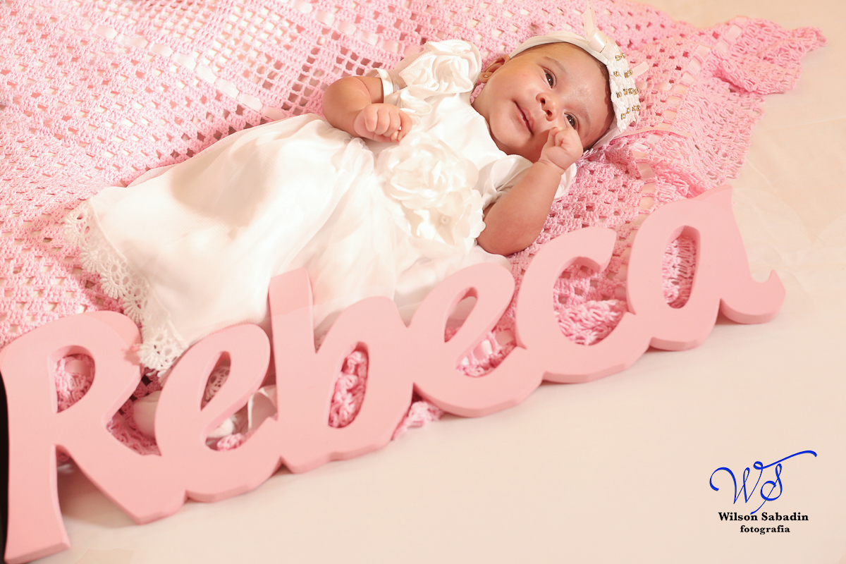 Fotografia de newborn em Salvador, o bebe com o nome na frente