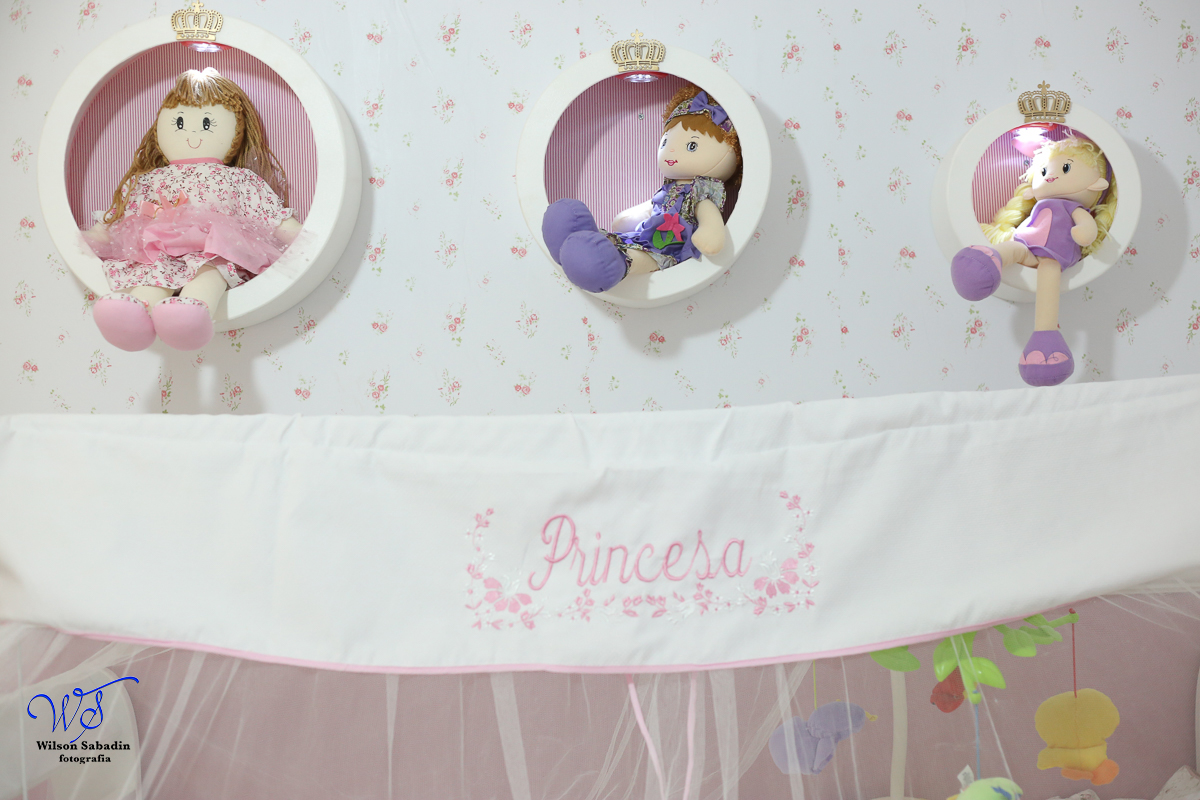 Fotografia de newborn em Salvador, detalhes do quarto do bebe