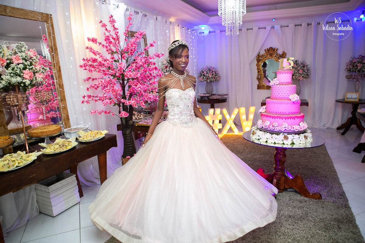 wilson Sabadin fotografia debutante  salvador bahía, debutante com lindo vestido comprido de gala