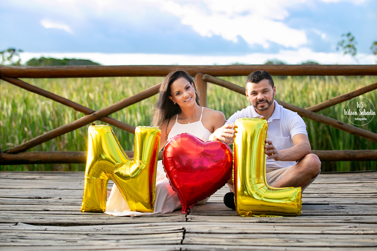wilson sabadin fotografia de casamento salvador bahía, casal com as letras iniciais dos seus nomes  