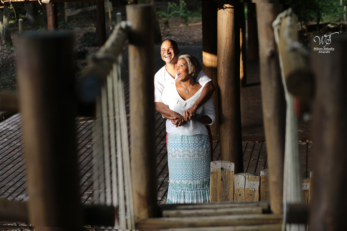 Fotografia de casamento, noivos, noiva, noivo, fotografia de noivos, vestido de noiva, sapato, perfume, cabelo,  fotografia de casal, ensaio de casal, pré casamento, pré wedding