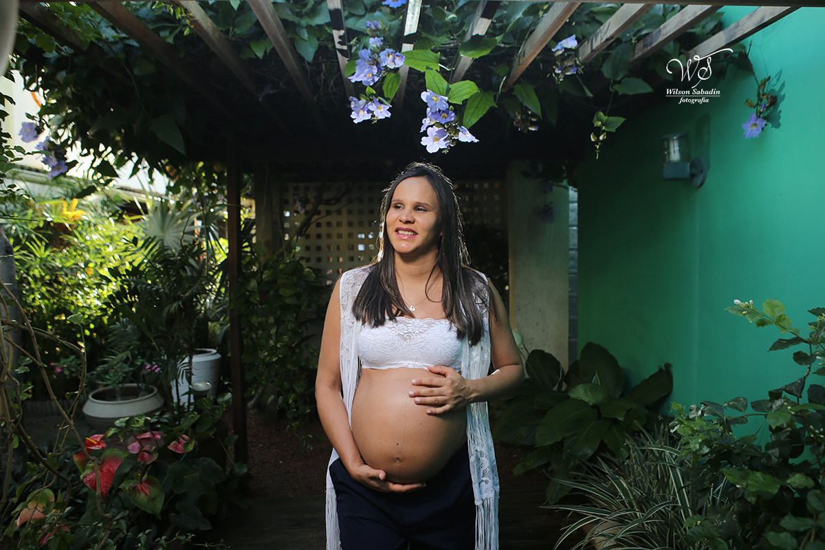 fotografia de gravidez, Fotografia Gestante em Salvador Ba, fotografo de gestante, mãe, gravidez, ensaio de gestante., com flores