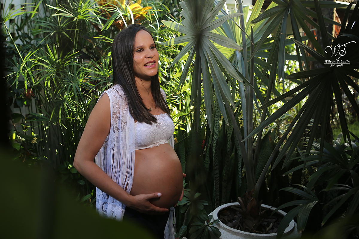 fotografia de gravidez, Fotografia Gestante em Salvador Ba, fotografo de gestante, mãe, gravidez, ensaio de gestante., no jardim do vizinho