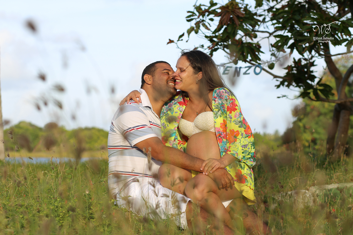 fotografia de gravidez, Fotografia Gestante em Salvador Ba, fotografo de gestante, mãe, gravidez, ensaio de gestante., sentados na grama