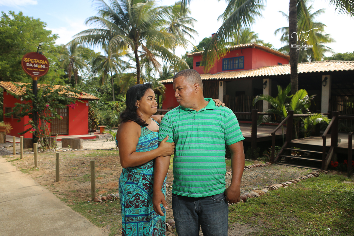Fotografia de casamento, noivos, noiva, noivo, fotografia de noivos, sapato, perfume, cabelo,  fotografia de casal, ensaio de casal, pré casamento, pré wedding, enfrente a casa vermelha
