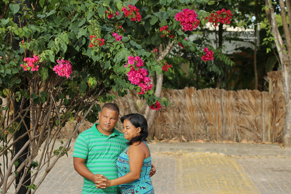 Fotografia de casamento, noivos, noiva, noivo, fotografia de noivos, sapato, perfume, cabelo,  fotografia de casal, ensaio de casal, pré casamento, pré wedding, casal debaixo da primavera